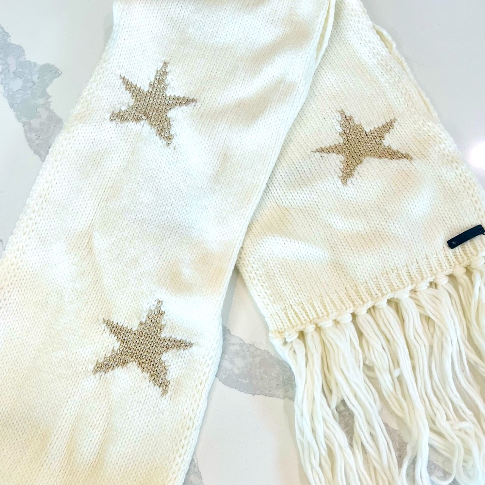 Holiday knitted Coach scarf! NWT! Perfect condition!